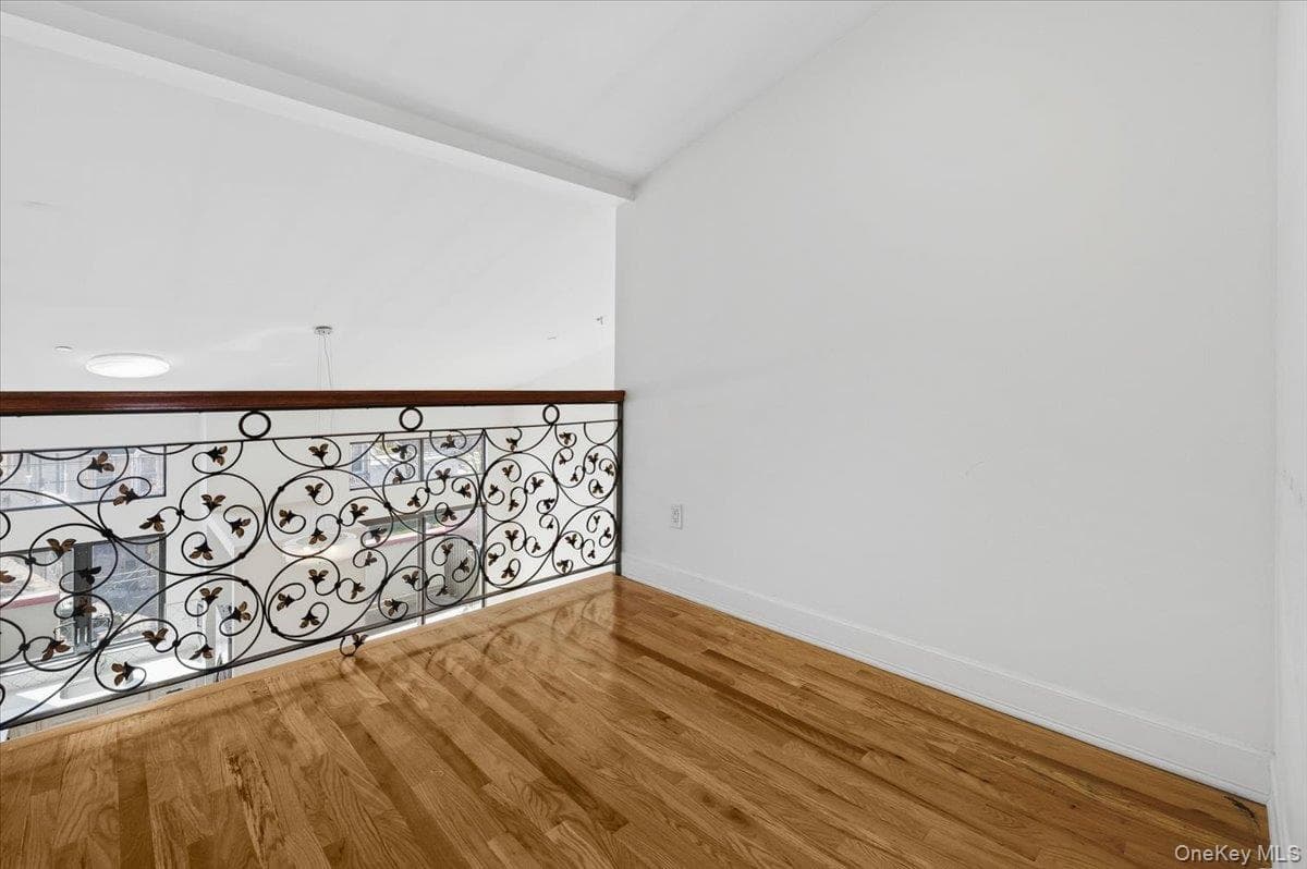 10847 Sutphin Boulevard thumbnail 9