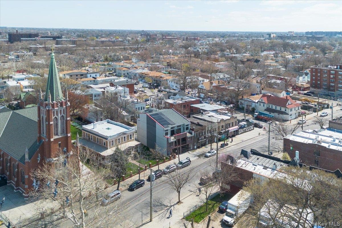 10847 Sutphin Boulevard thumbnail 17