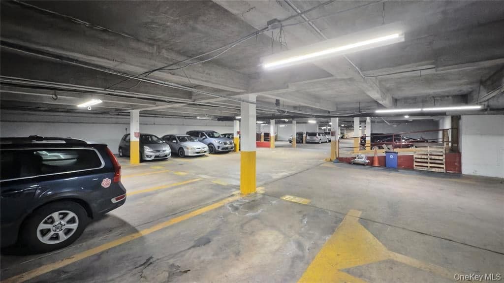 160-10 89th Avenue Unit: 9E thumbnail 17