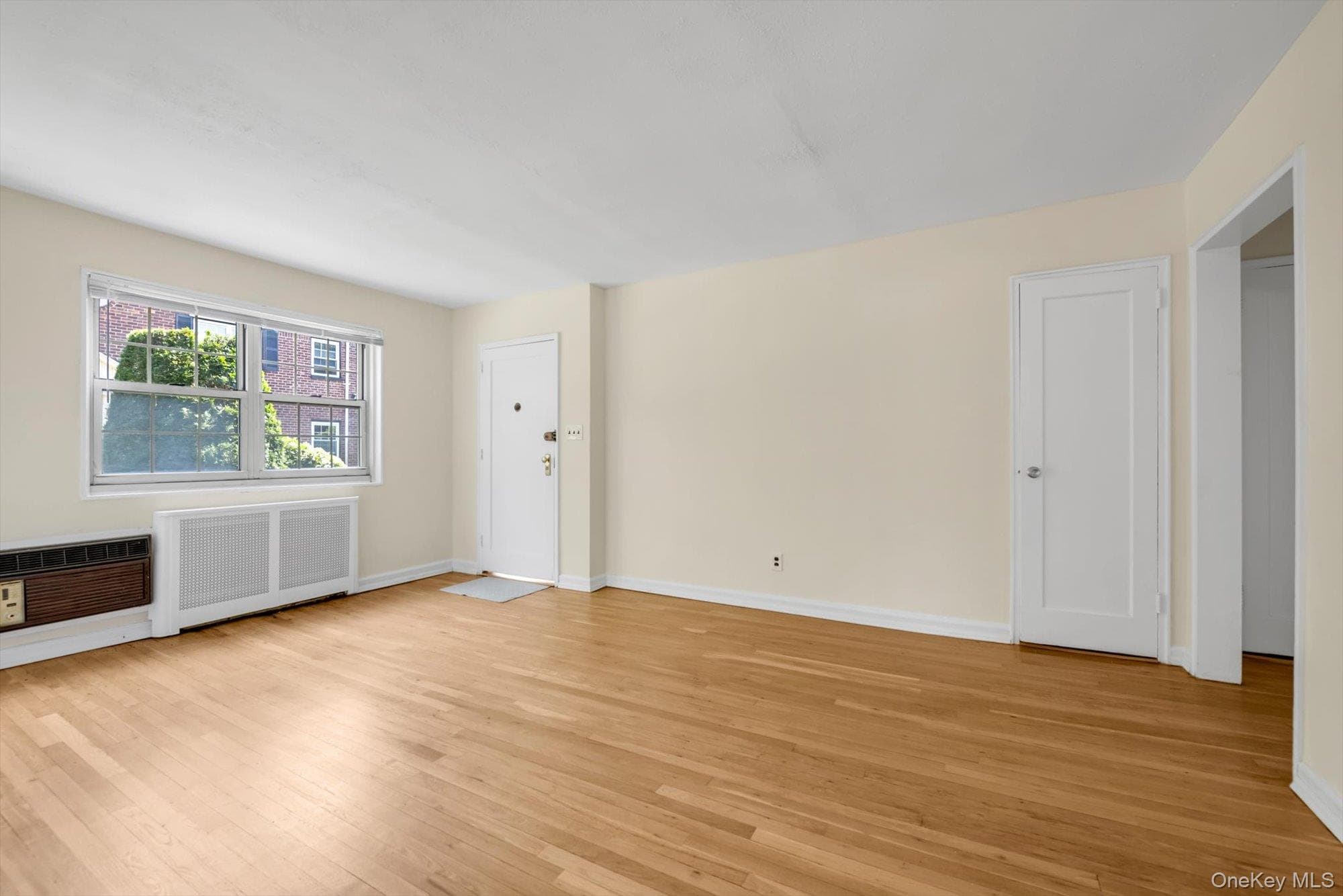 69-17 215 Street Unit: A thumbnail 4