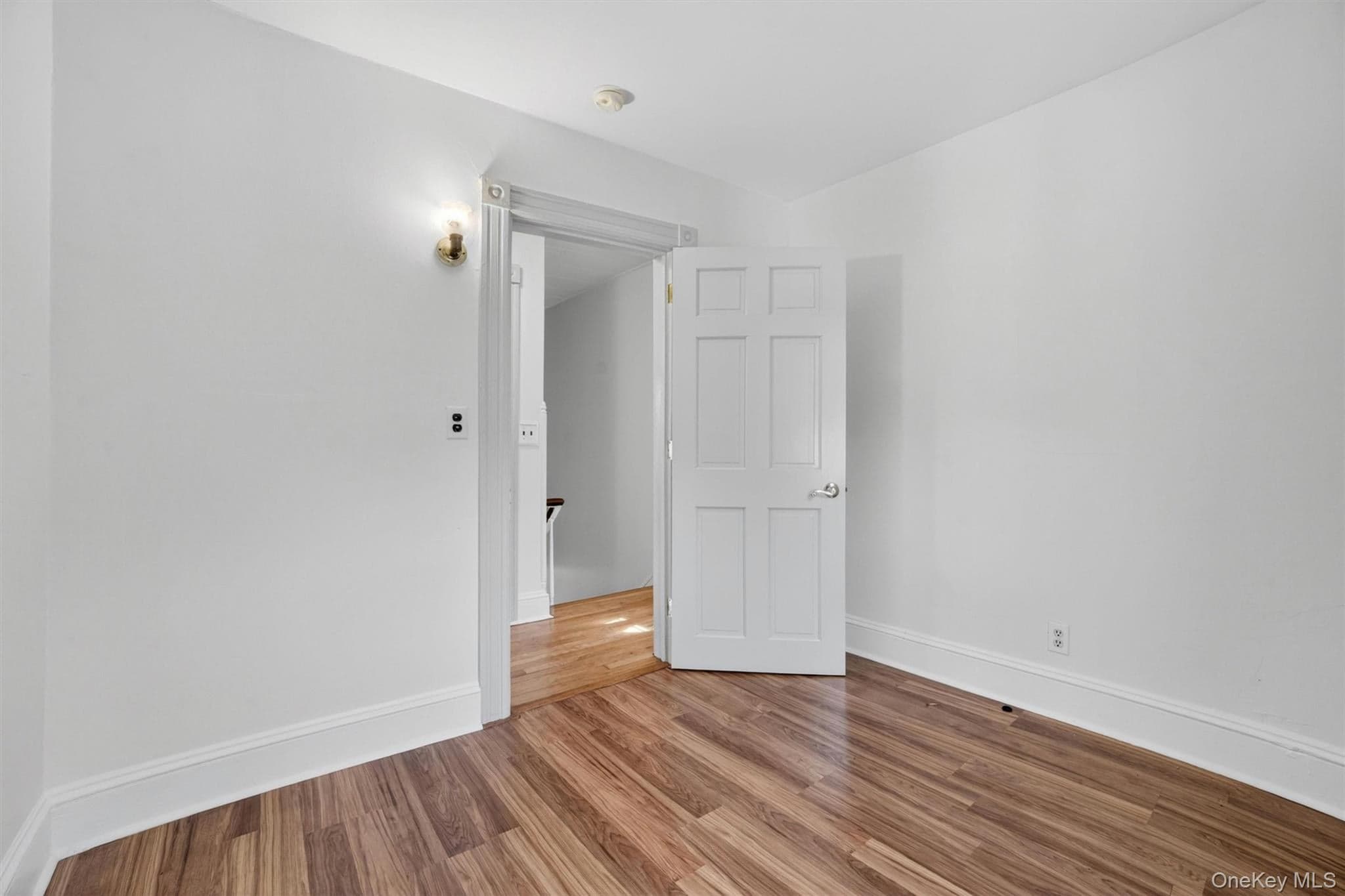 33 Maurice Avenue thumbnail 24