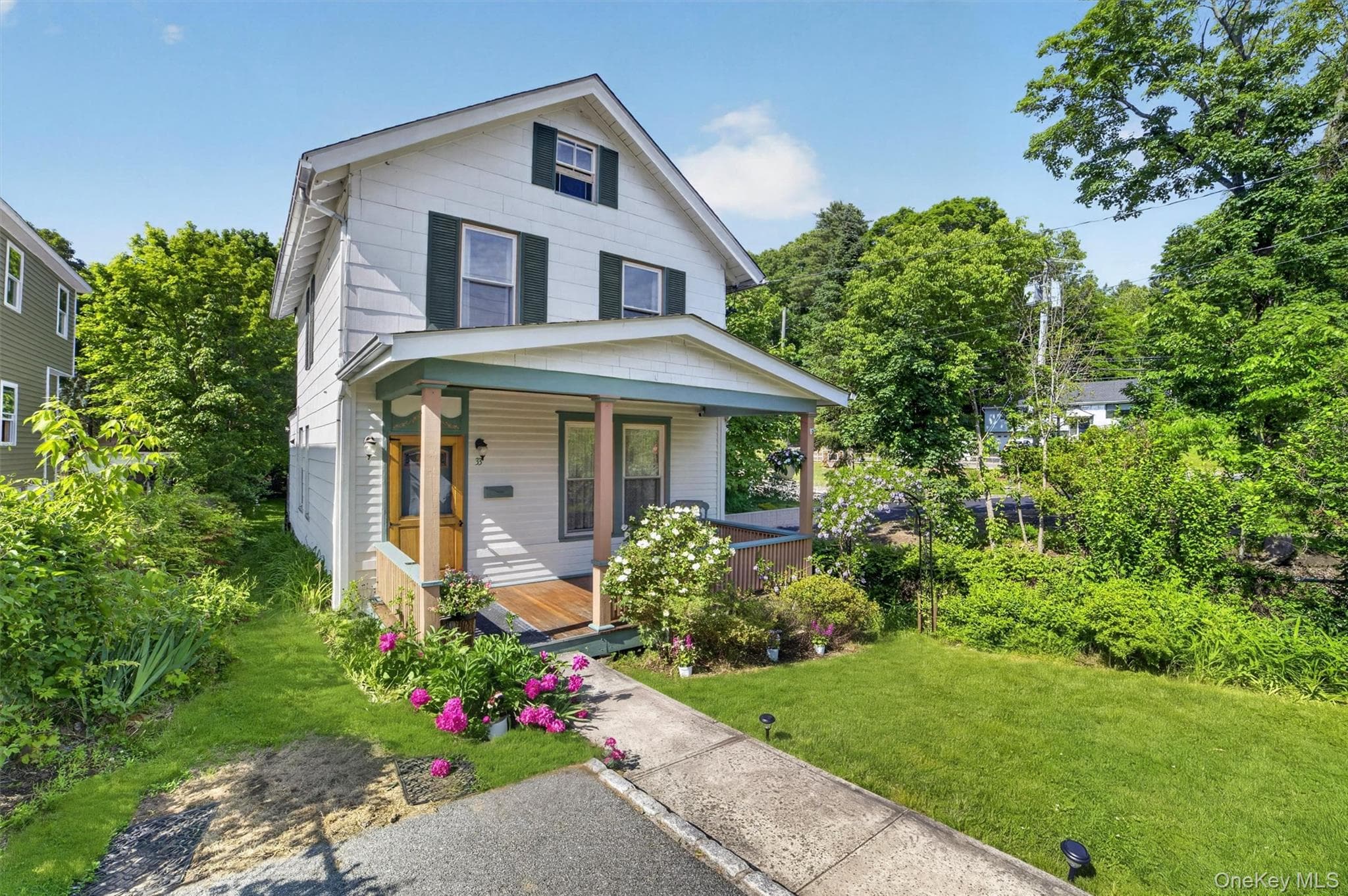 33 Maurice Avenue thumbnail 3