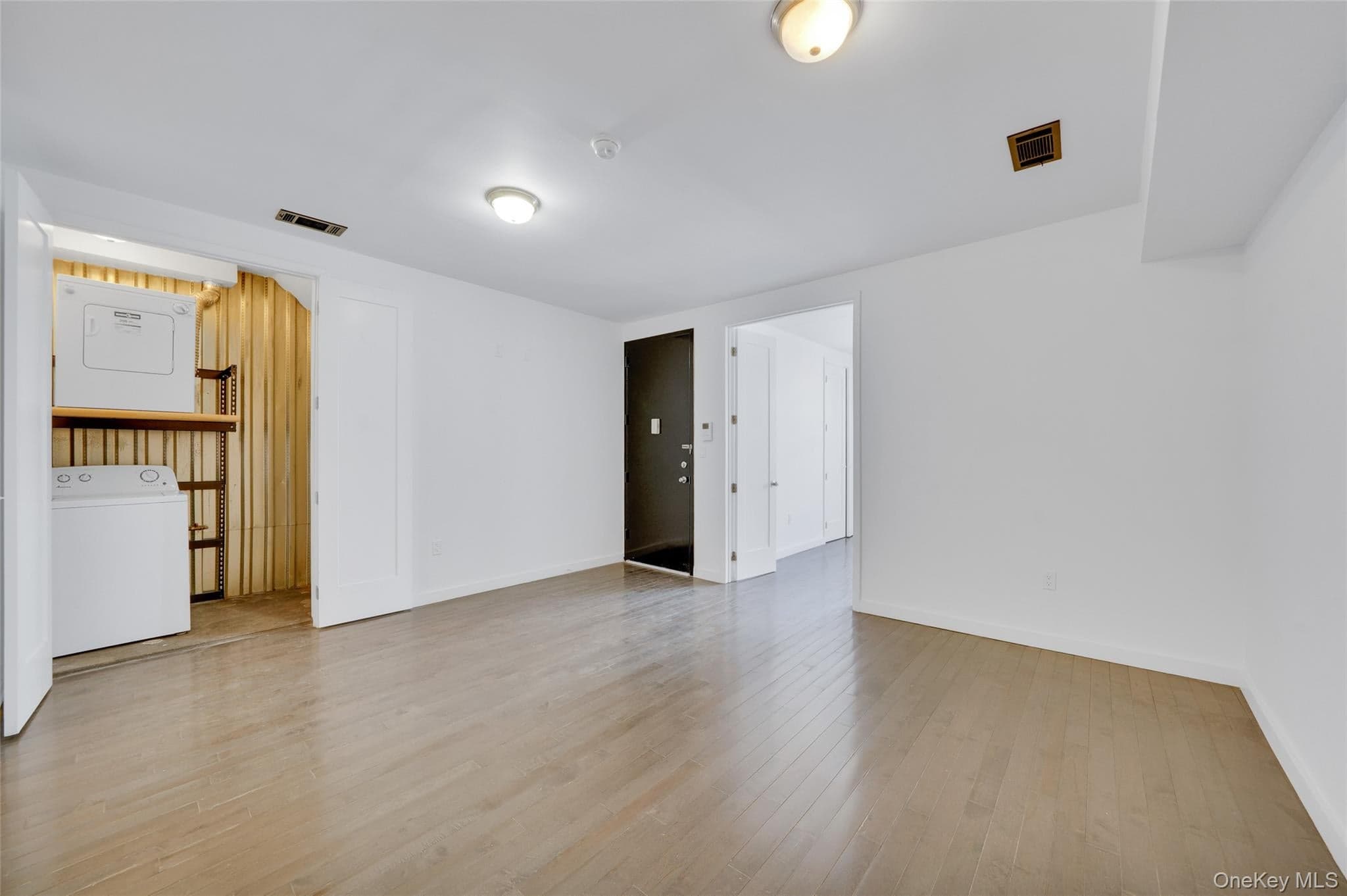 1106 Halsey Street thumbnail 30