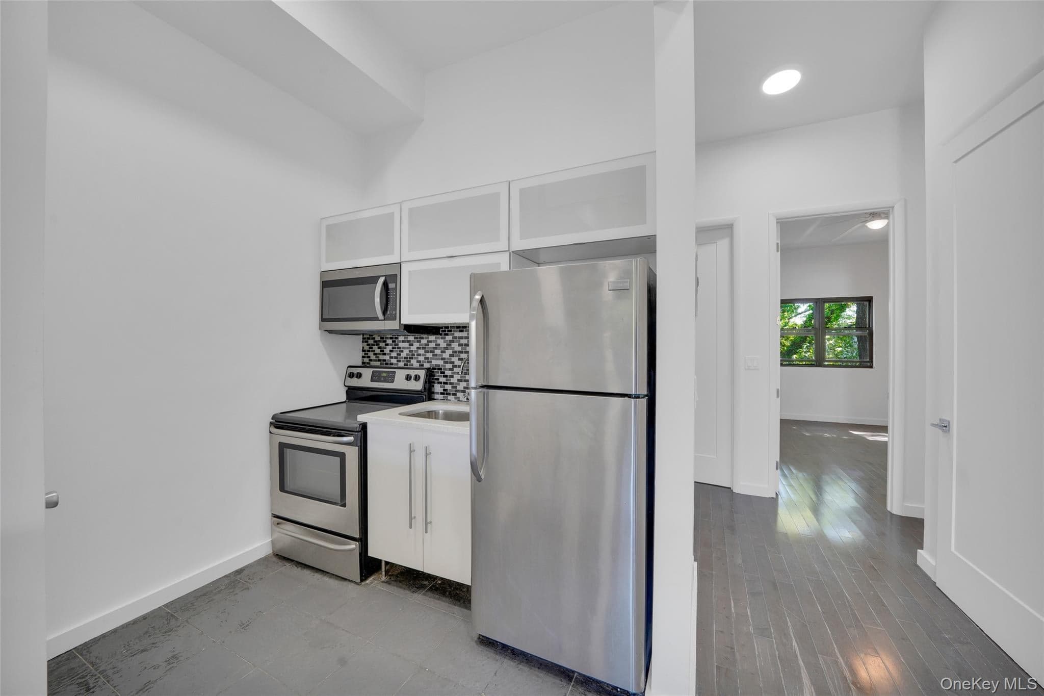 1106 Halsey Street thumbnail 19