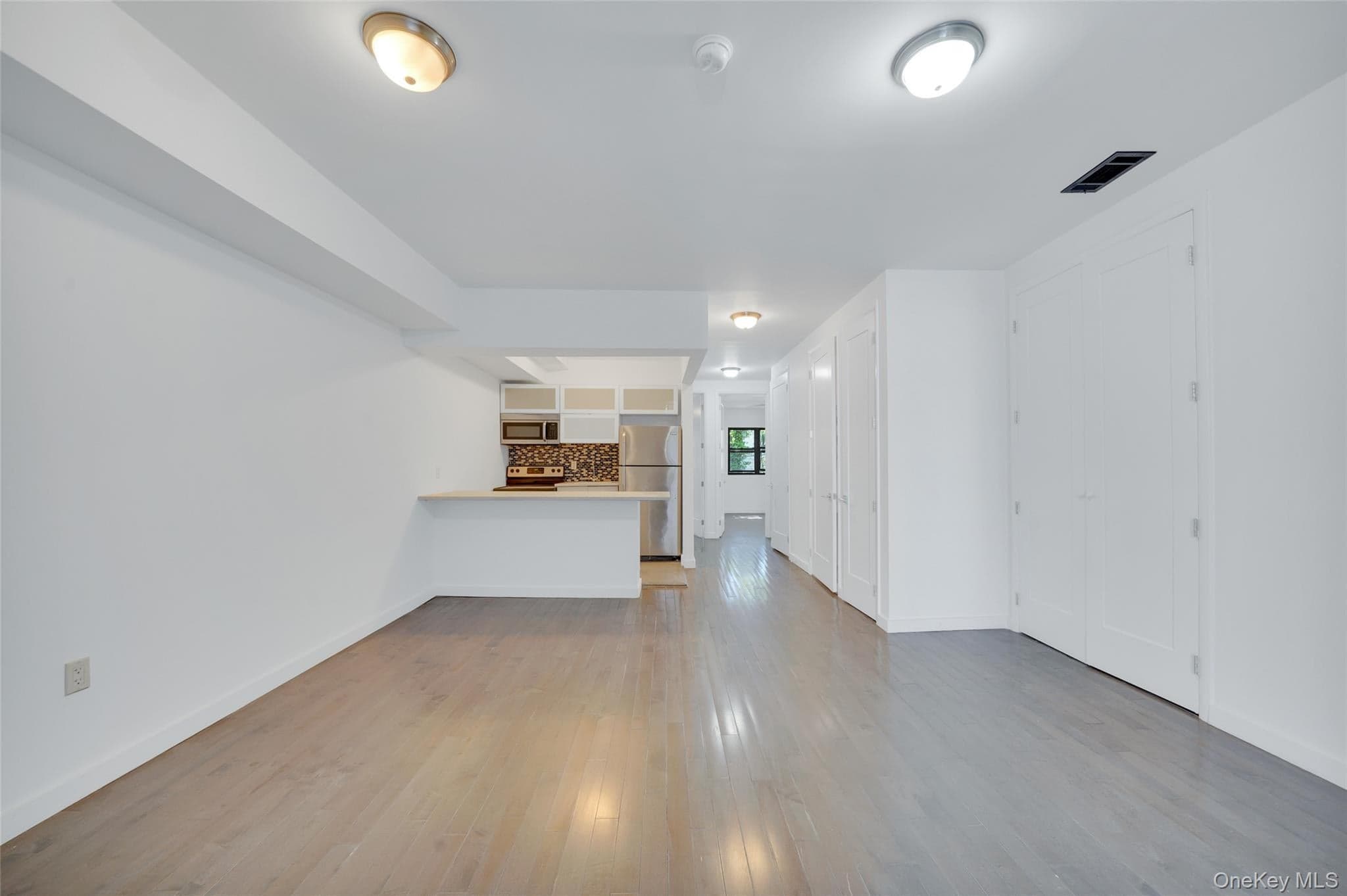 1106 Halsey Street thumbnail 27