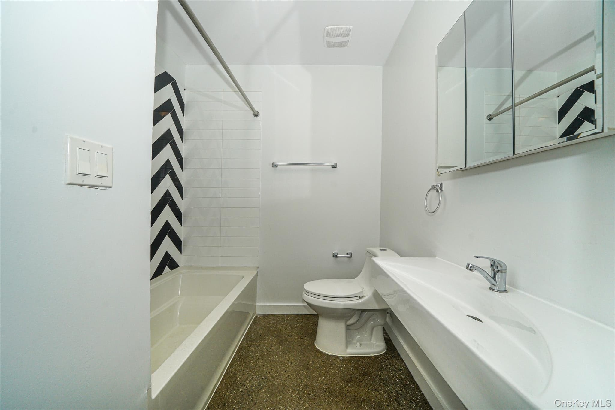 1106 Halsey Street thumbnail 39