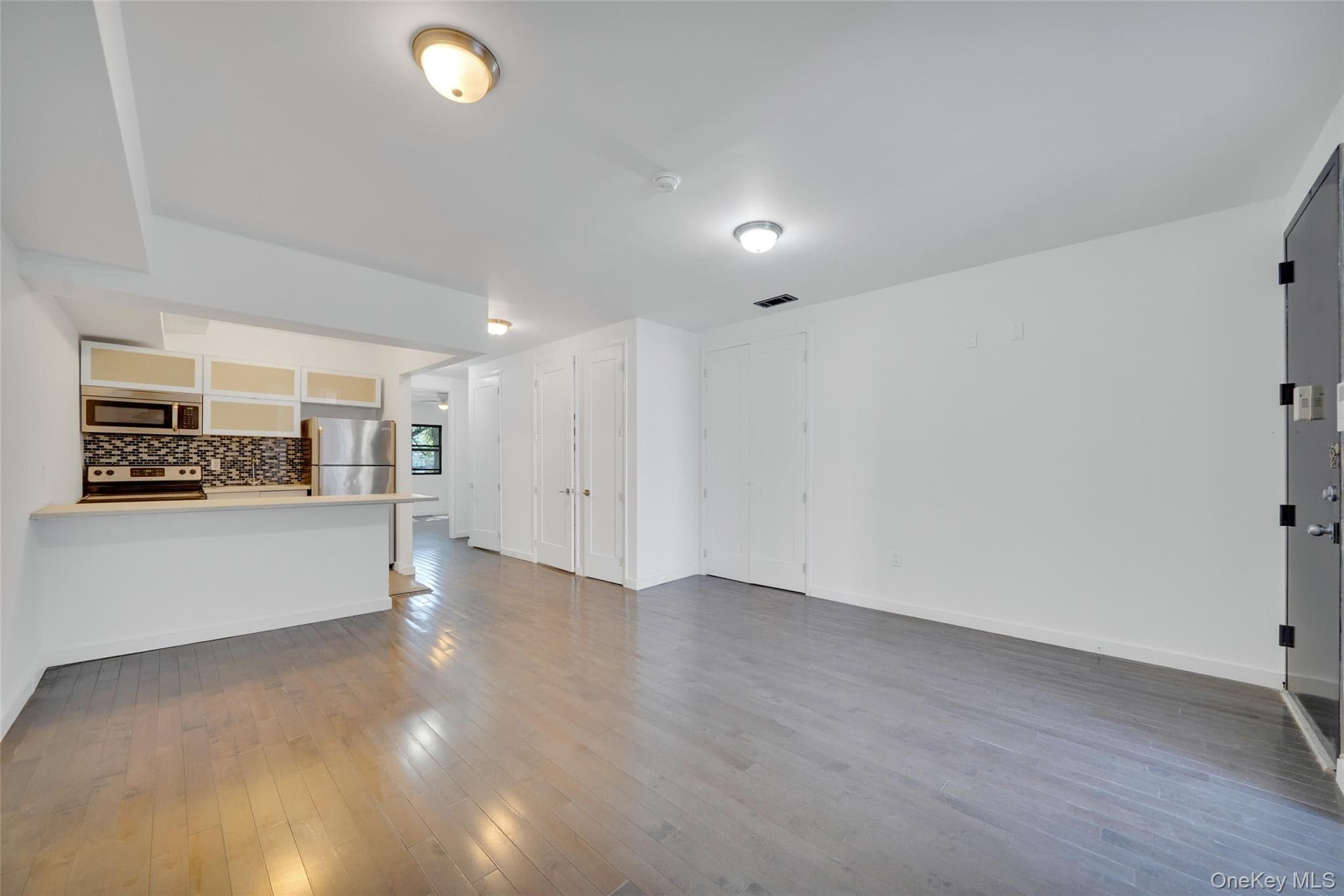 1106 Halsey Street thumbnail 28