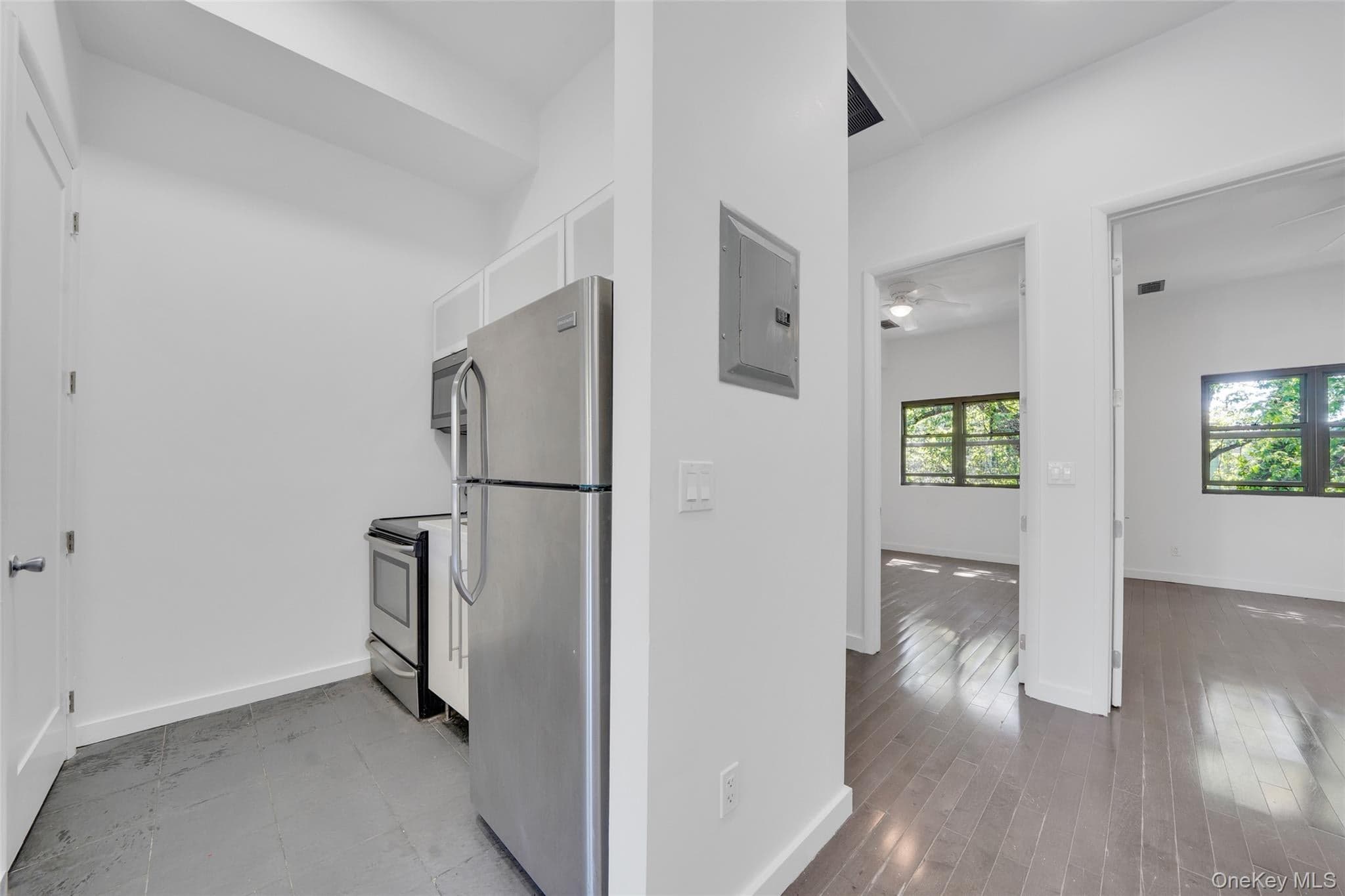 1106 Halsey Street thumbnail 20