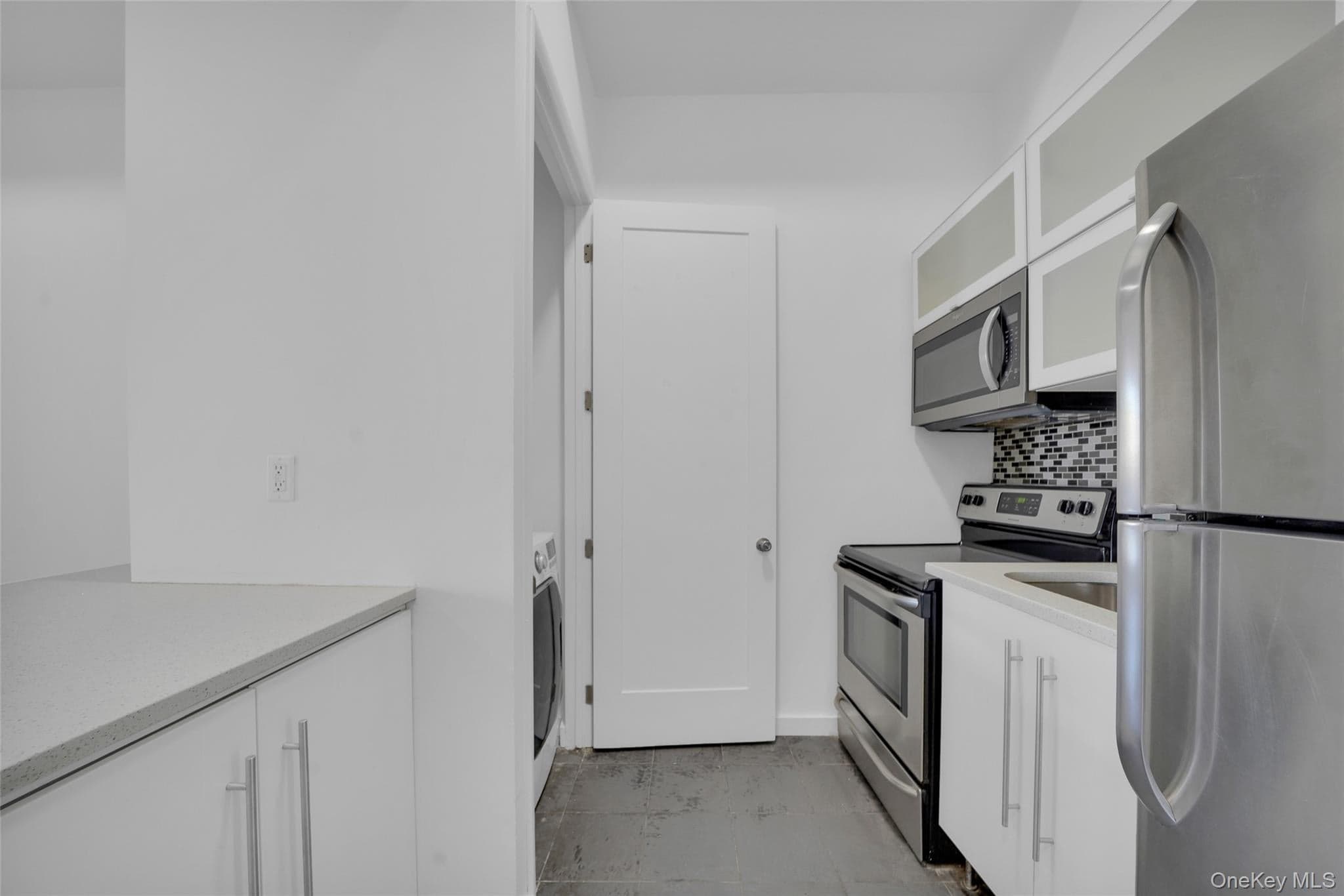 1106 Halsey Street thumbnail 26