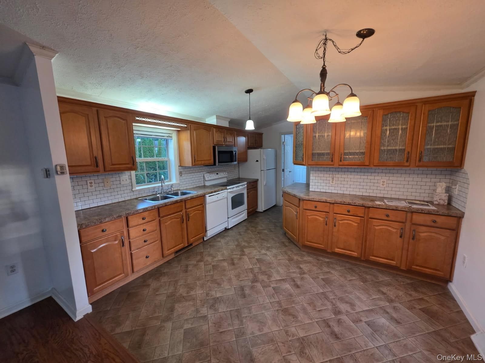 1661 Old Country Road Unit: 84 thumbnail 11