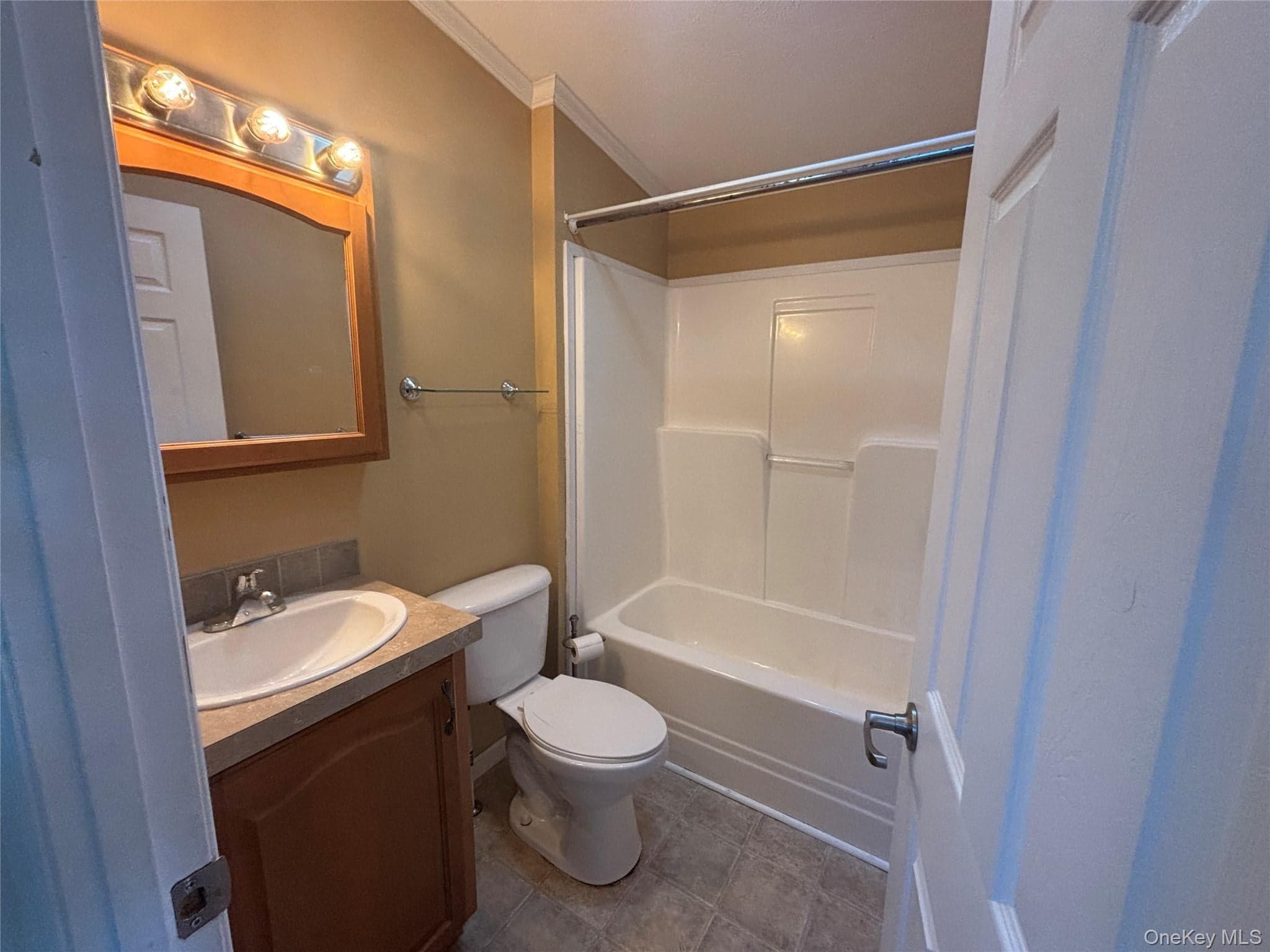 1661 Old Country Road Unit: 84 thumbnail 17