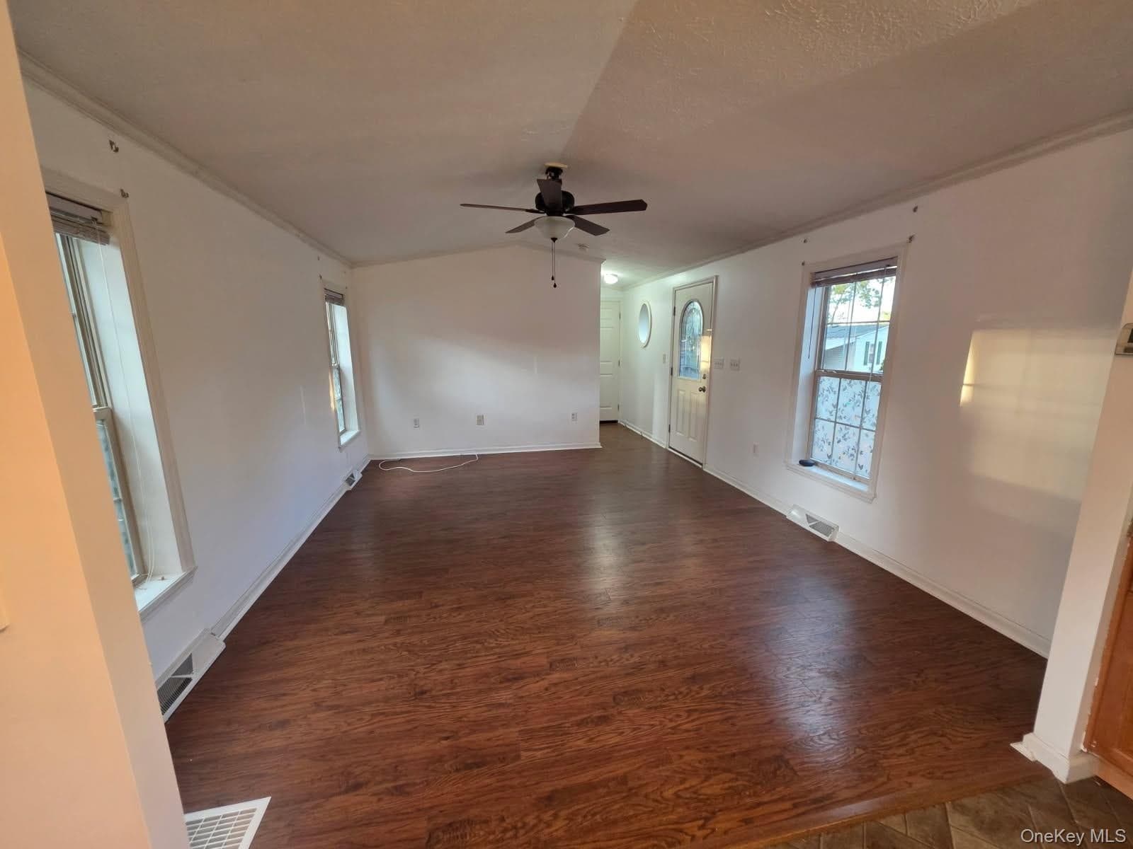 1661 Old Country Road Unit: 84 thumbnail 7