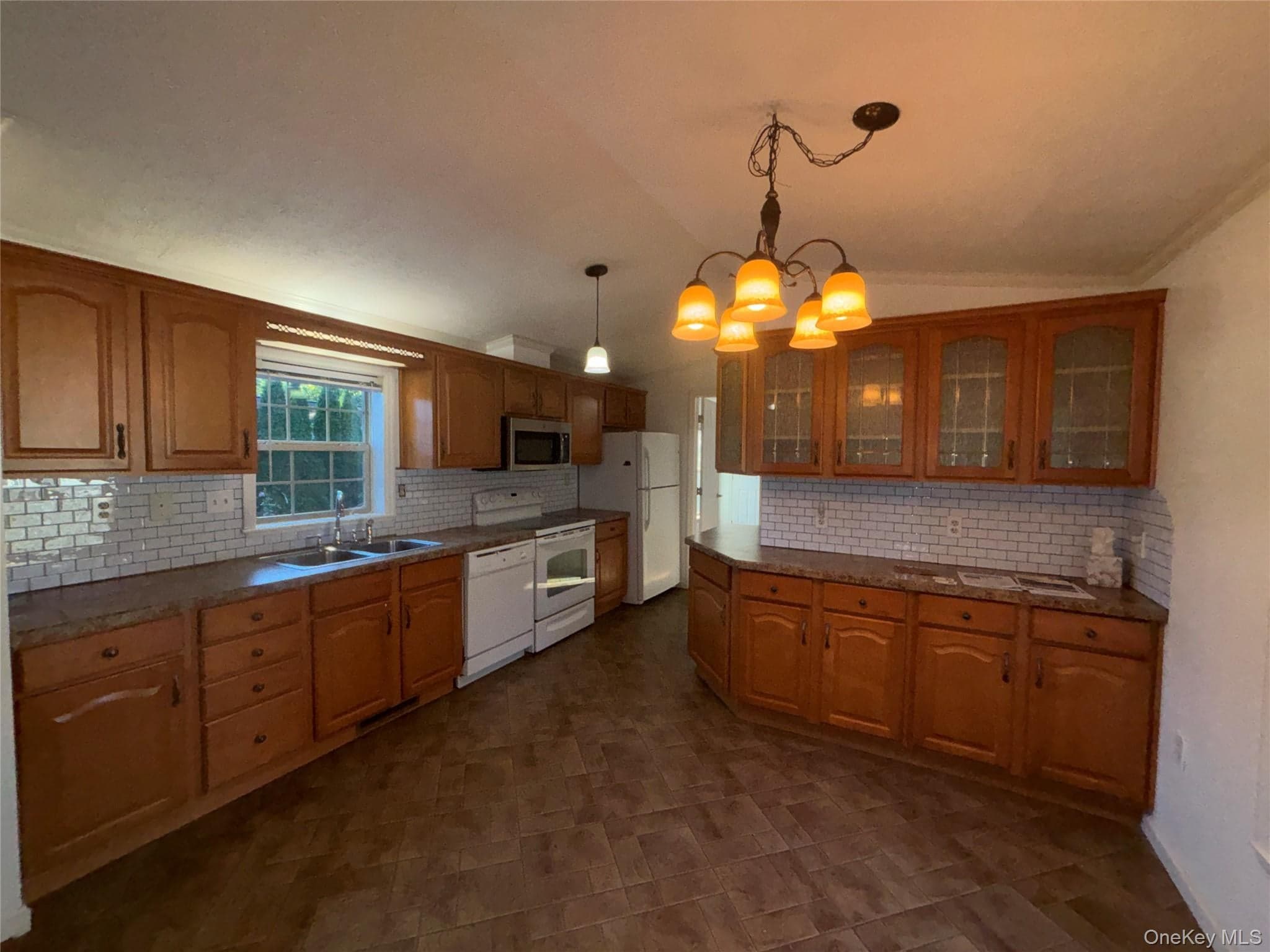 1661 Old Country Road Unit: 84 thumbnail 8