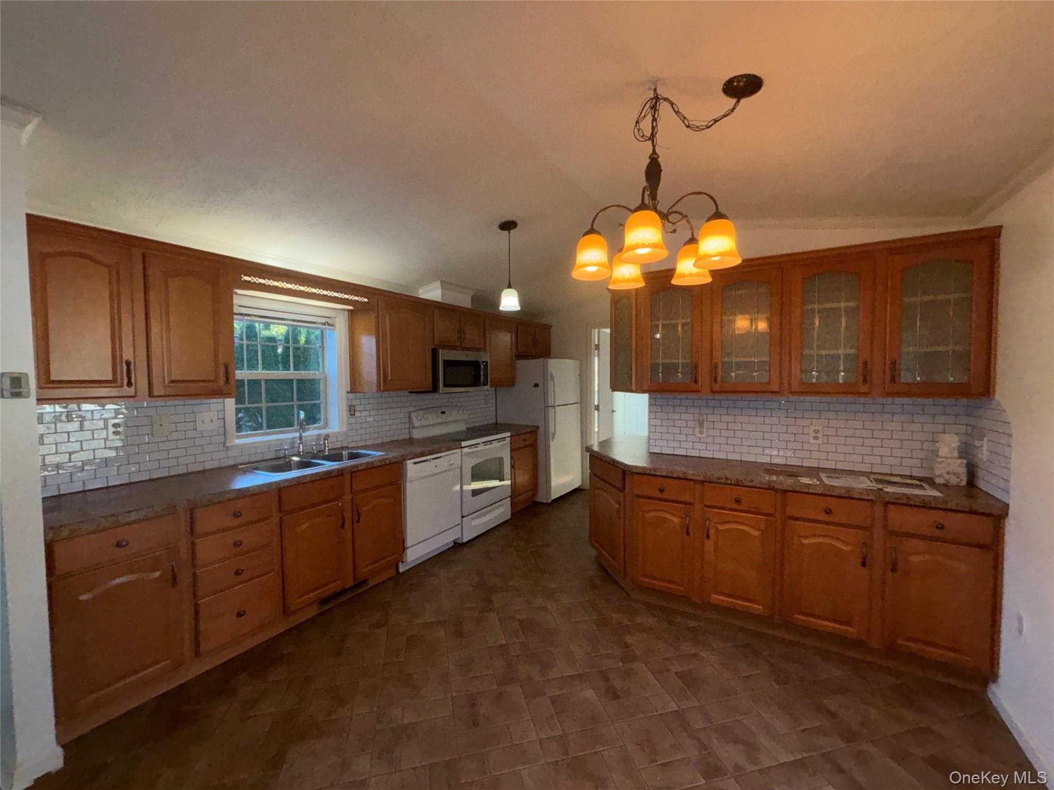1661 Old Country Road Unit: 84 thumbnail 9
