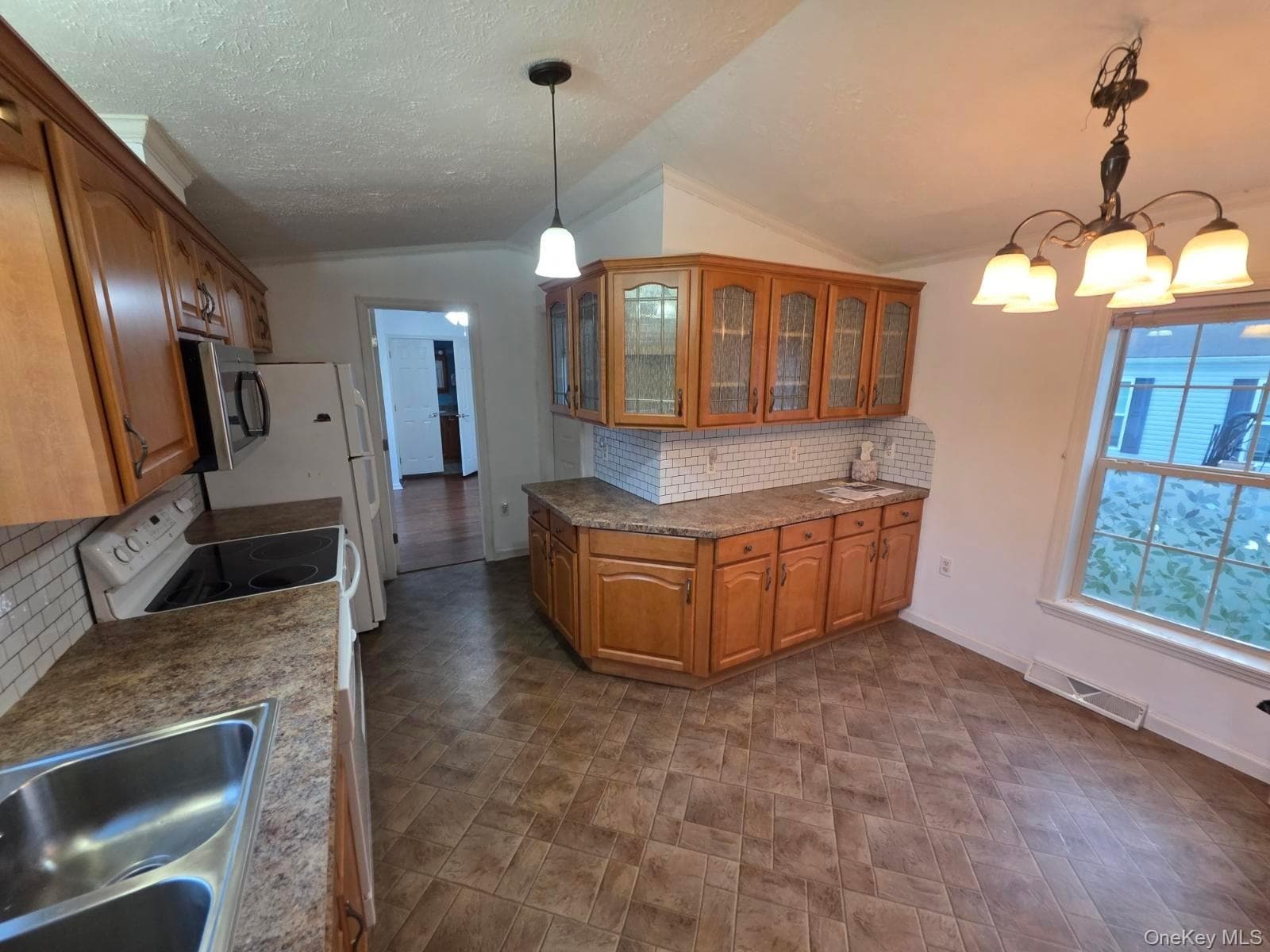 1661 Old Country Road Unit: 84 thumbnail 10