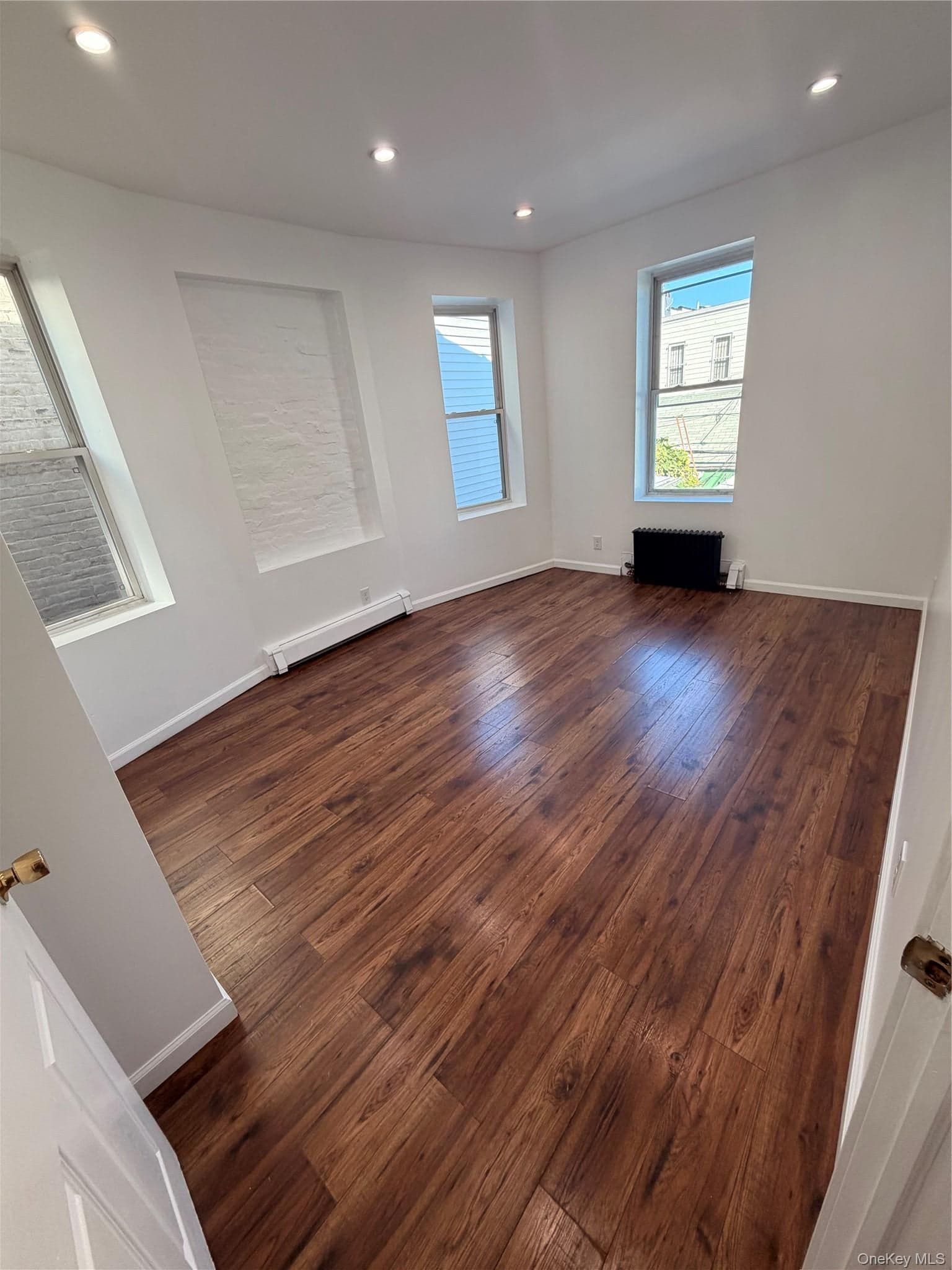 1226 Saint Lawrence Avenue Unit: 2 thumbnail 7