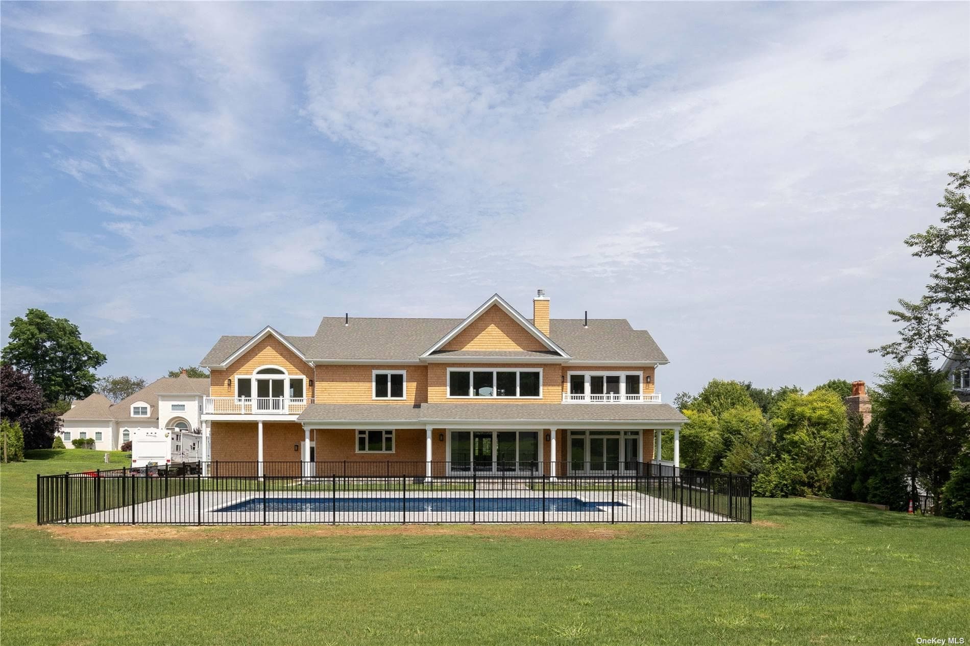 150 N Hillcrest Drive thumbnail 6