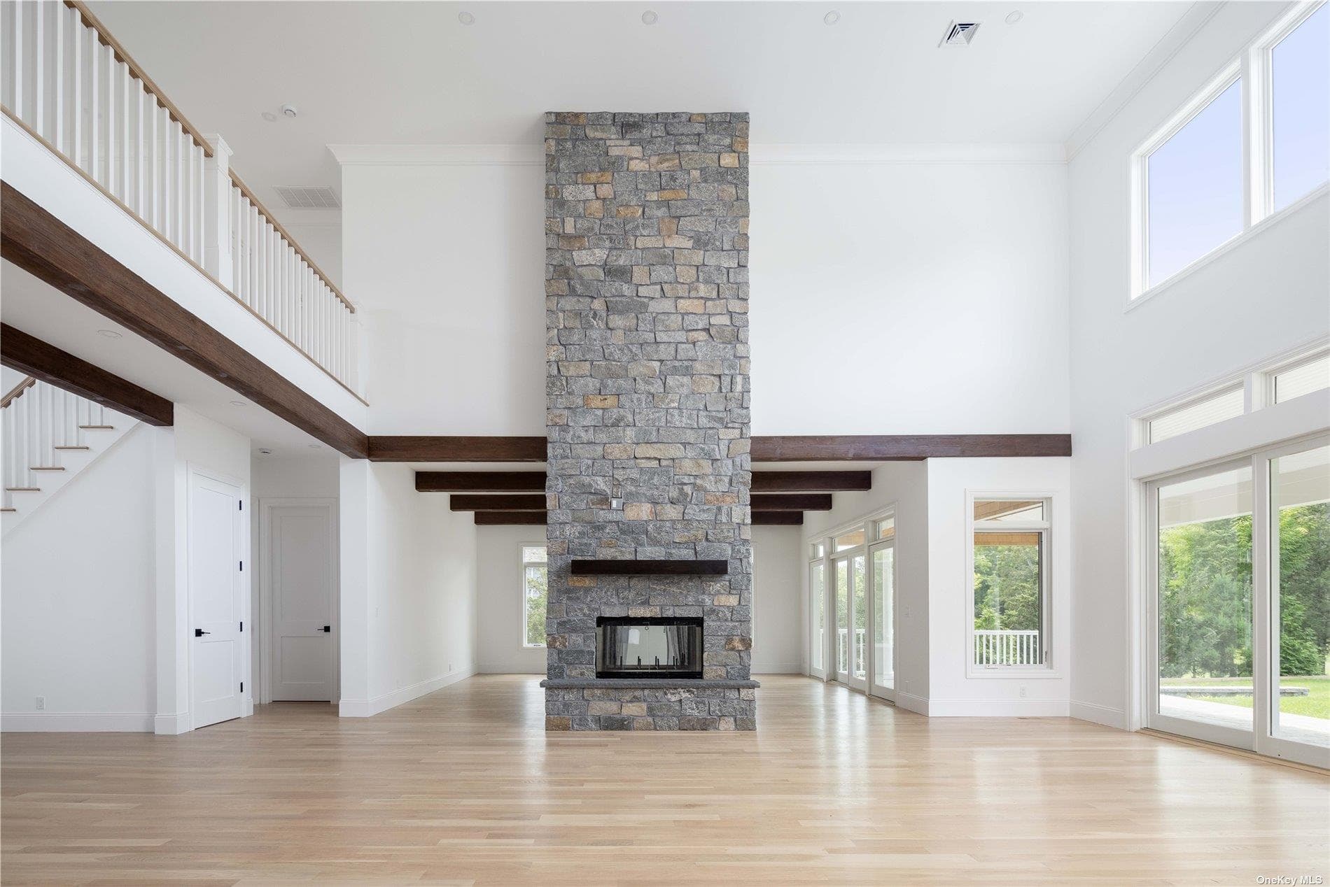 150 N Hillcrest Drive thumbnail 9