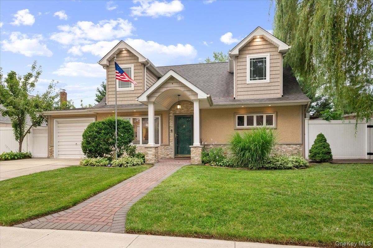 3850 Jean Avenue, Bethpage