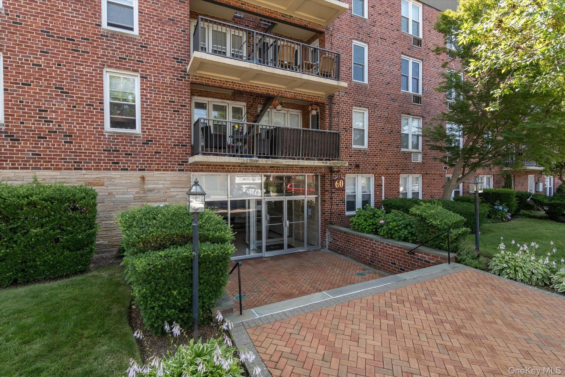 60 Hempstead Avenue Unit: 2C, Lynbrook