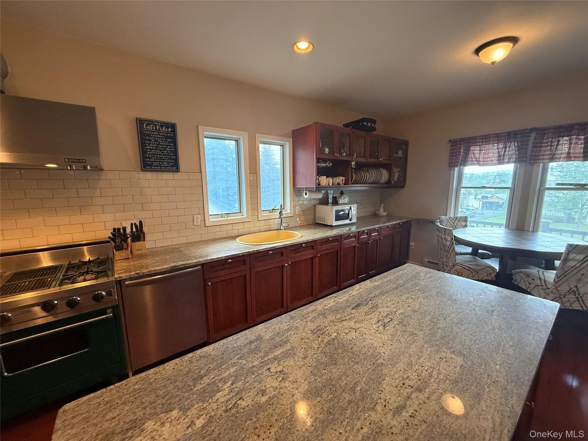 23 Swezey Place thumbnail 9
