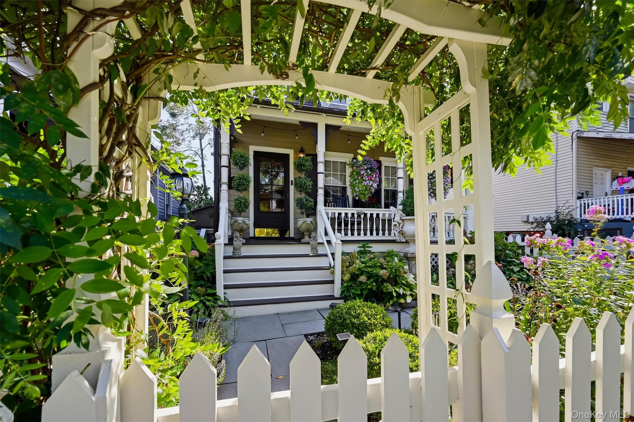 133 Cedar Hill Avenue thumbnail 4