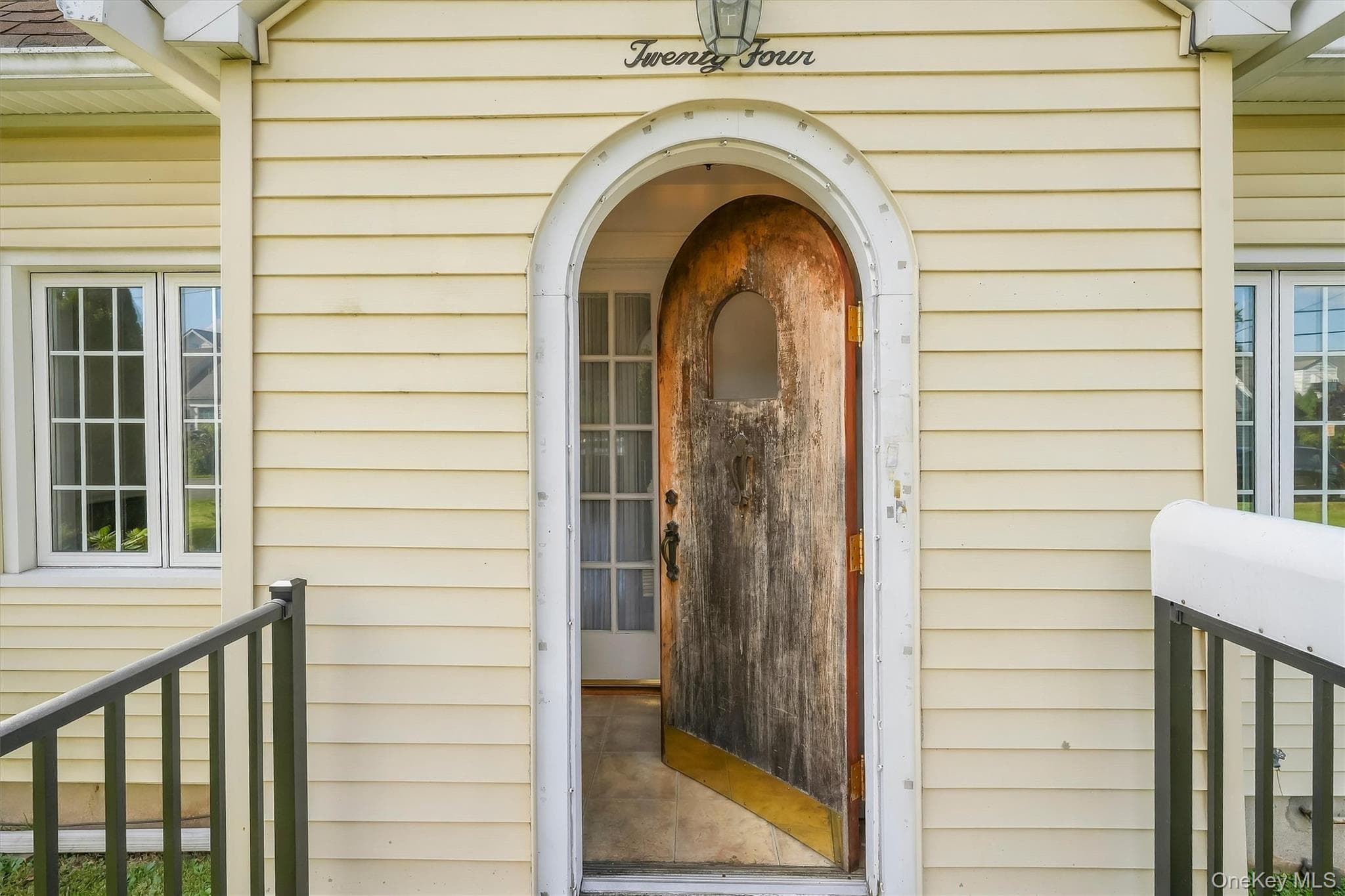 24 Seneca Road thumbnail 4