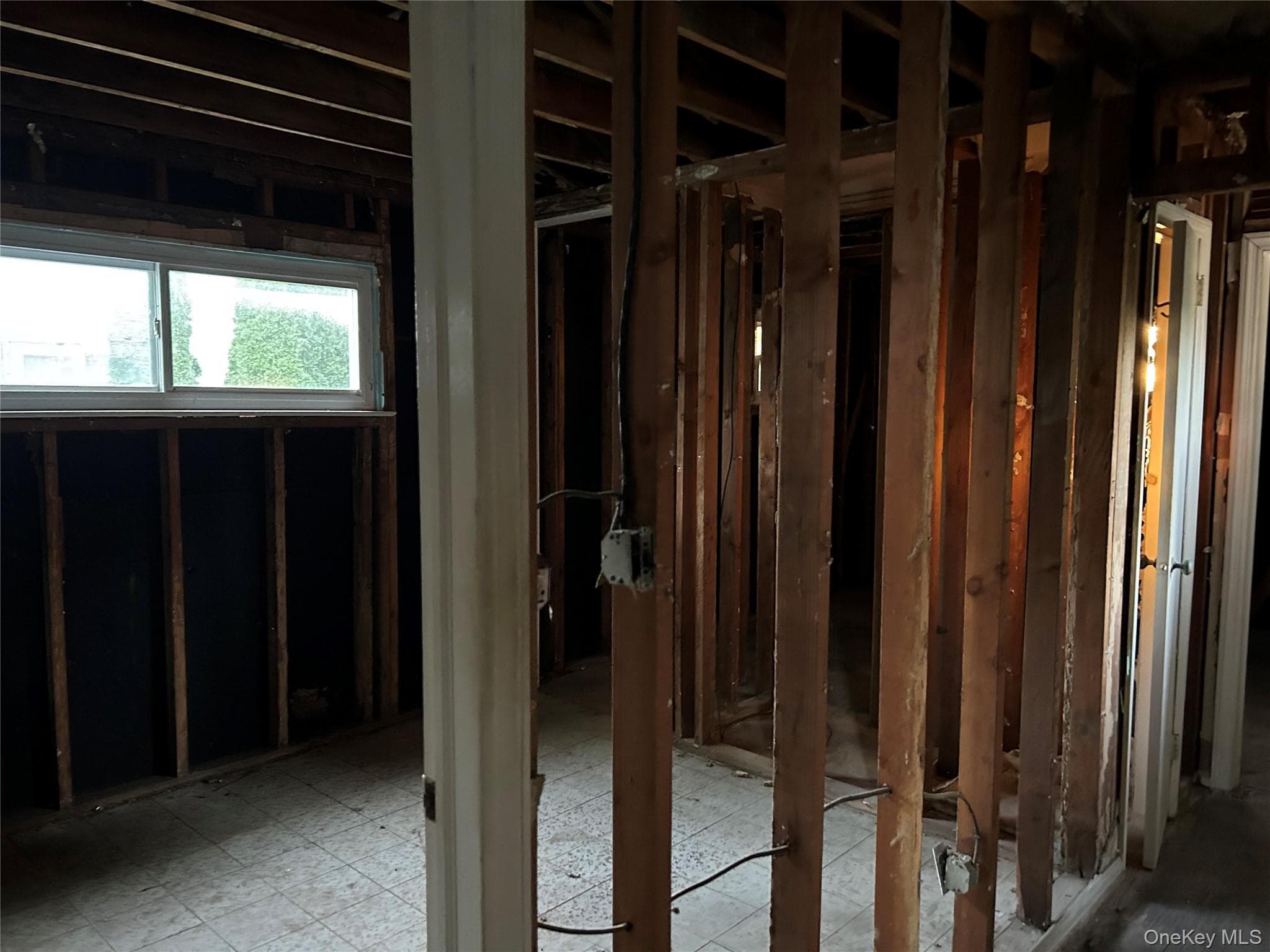 1056 Bay Shore Avenue thumbnail 13