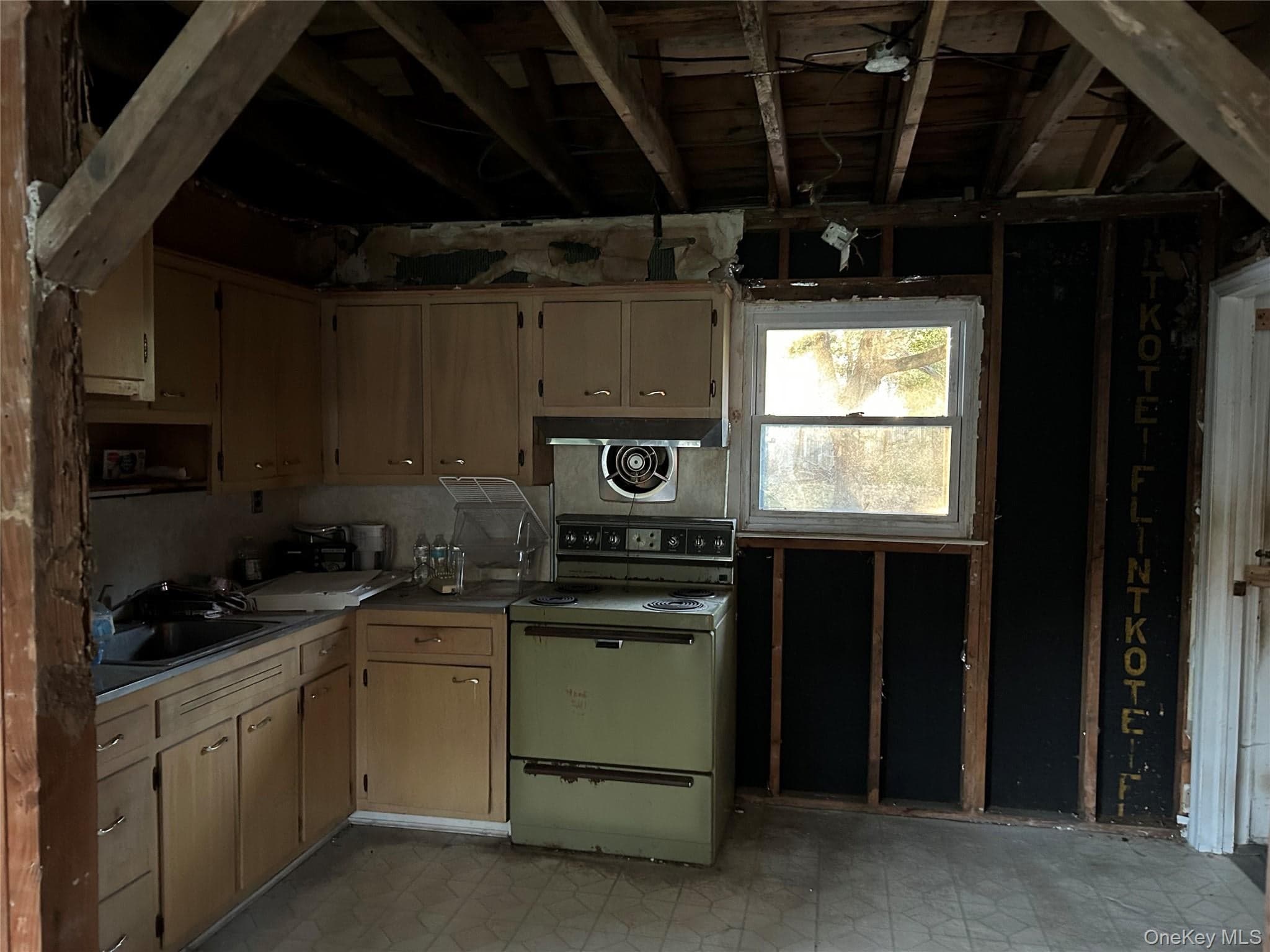 1056 Bay Shore Avenue thumbnail 10