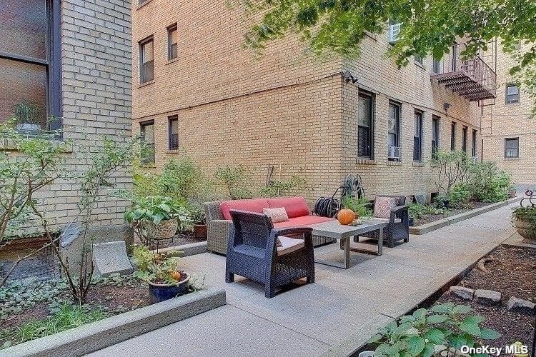 82-16 34 Avenue Unit: 3E photo 1