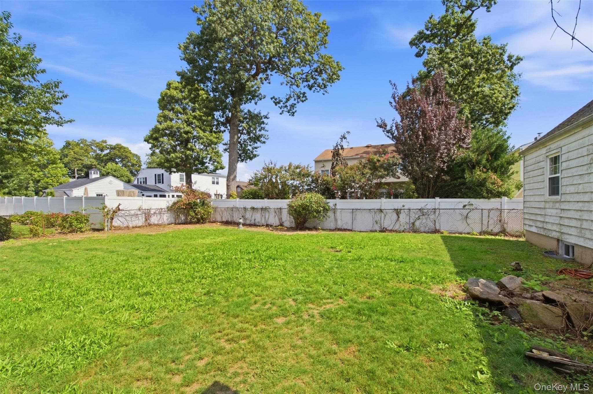 573 Grove Place thumbnail 17