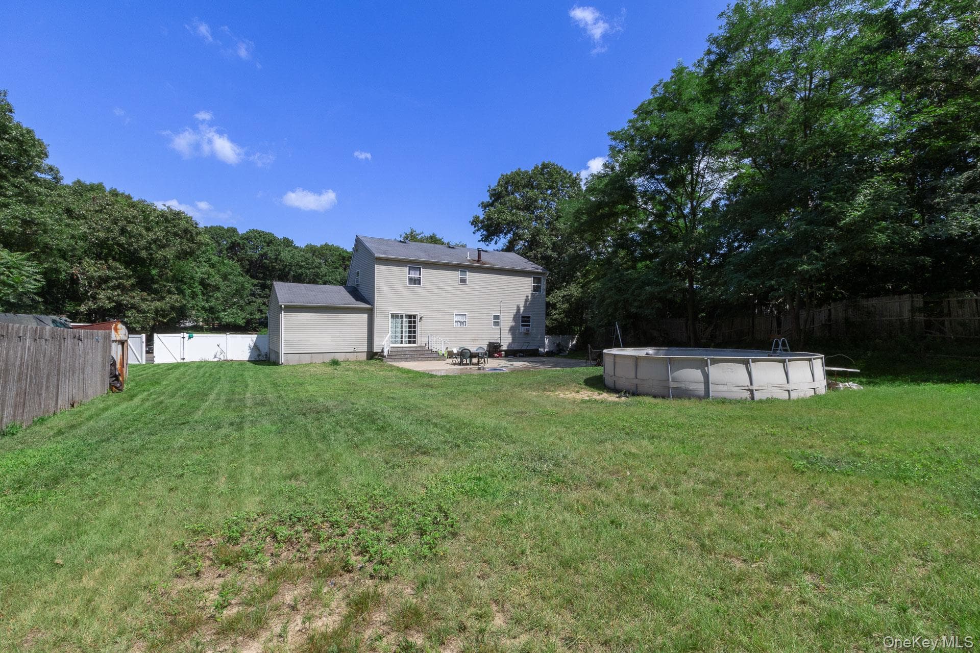 312 Peconic Avenue thumbnail 30