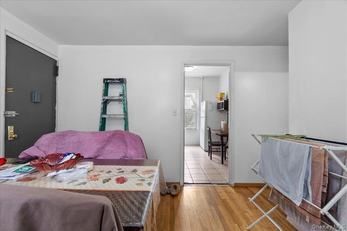 560 E 189th Street thumbnail 13