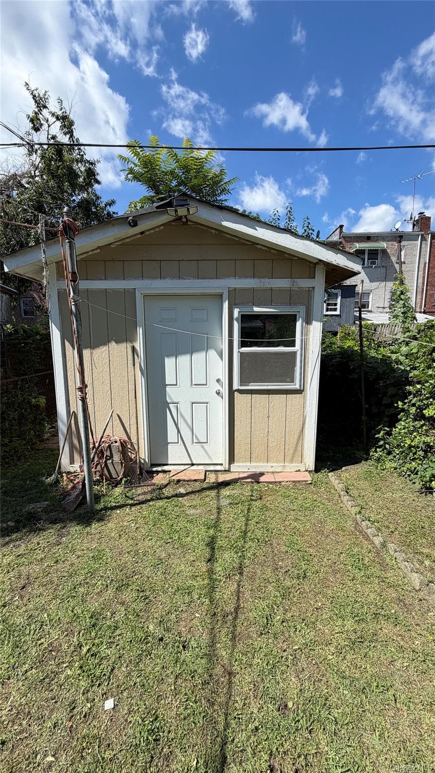 3207 Pearsall Avenue thumbnail 17