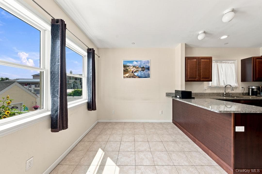 120 E 6th Road thumbnail 17