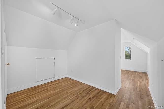 484 Croyden Road thumbnail 15