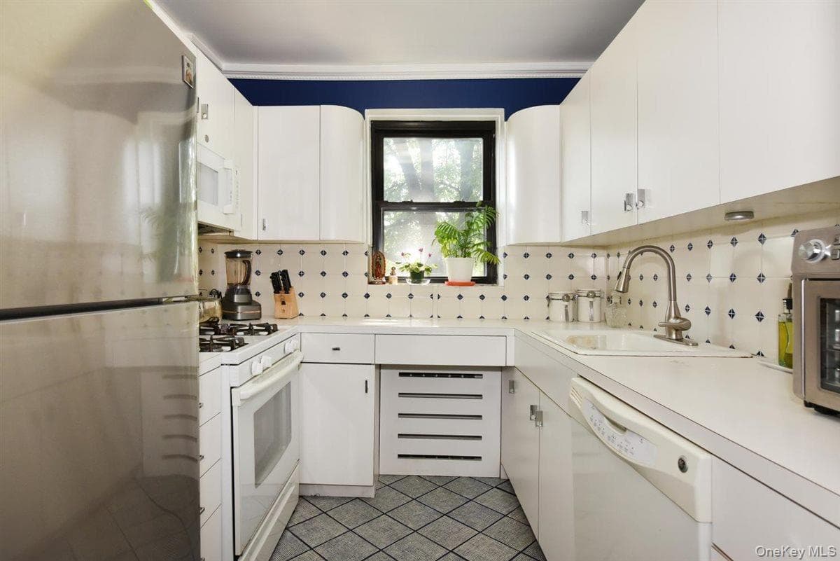 143-50 Hoover Avenue Unit: 104 thumbnail 6