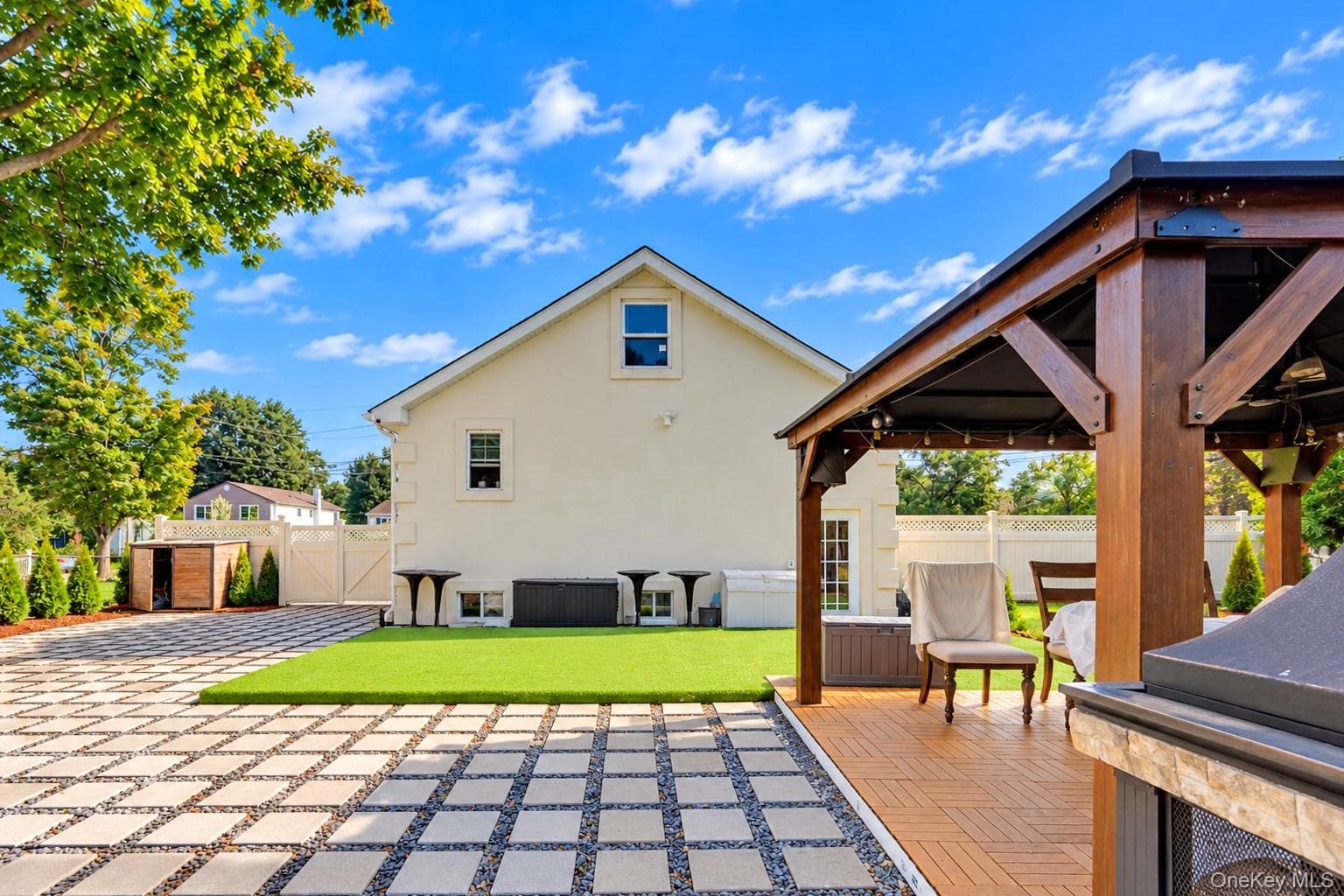45 Matthews Avenue thumbnail 21