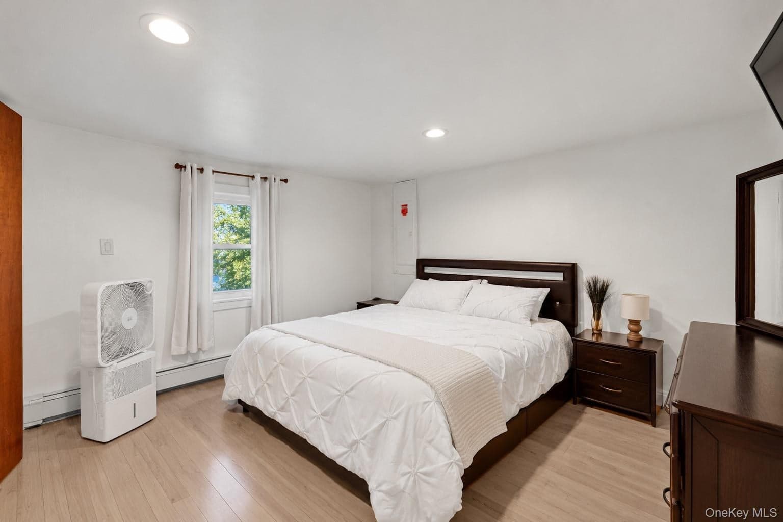 45 Matthews Avenue thumbnail 14