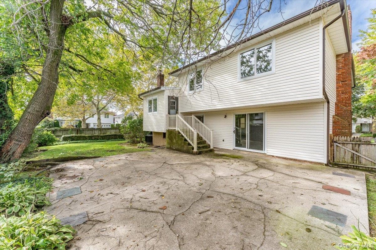 1066 Cedarhurst Street thumbnail 16