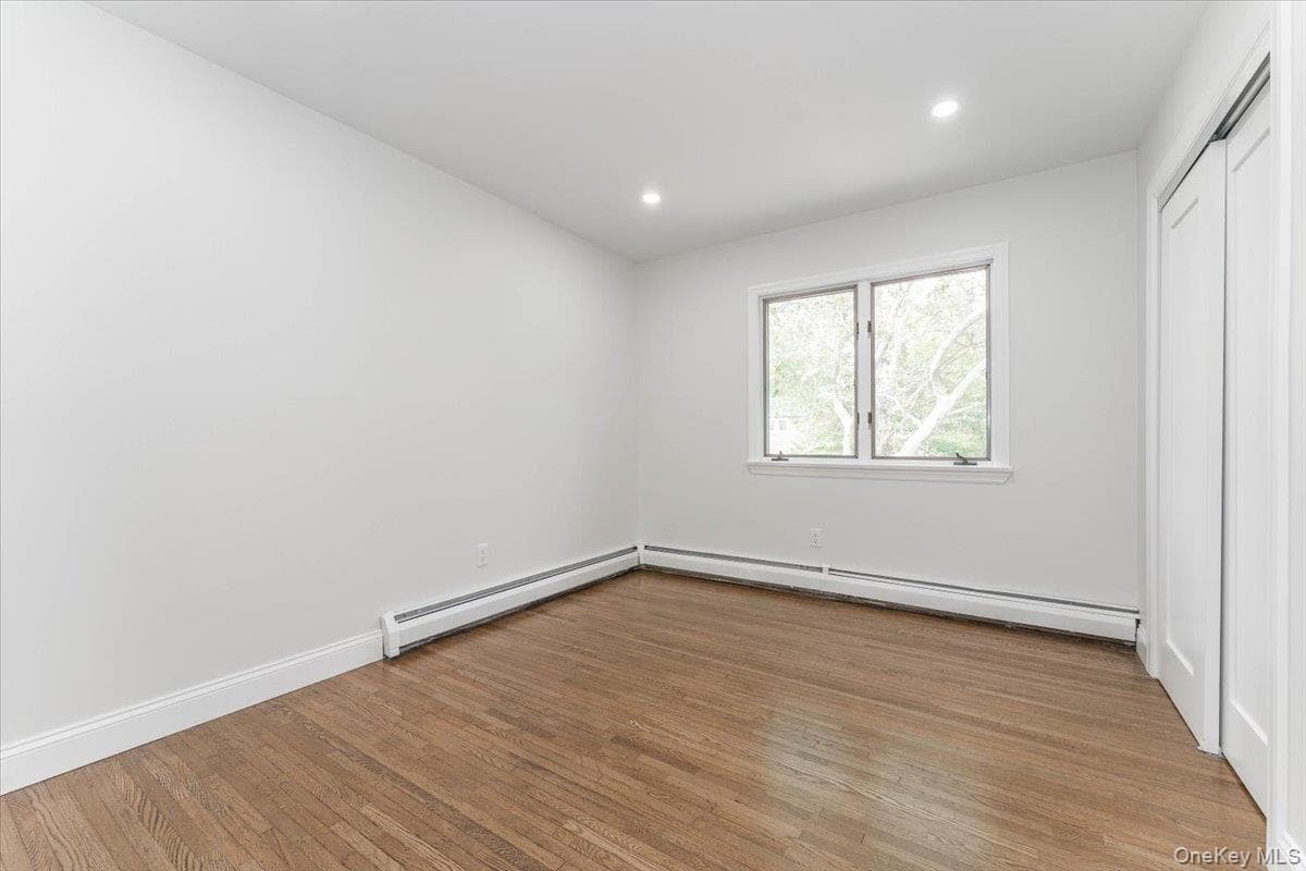1066 Cedarhurst Street thumbnail 11