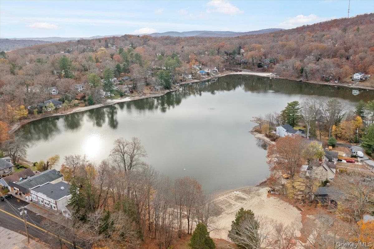 116 Lake Drive thumbnail 19