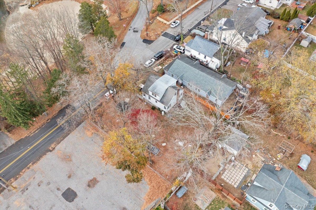 116 Lake Drive thumbnail 23