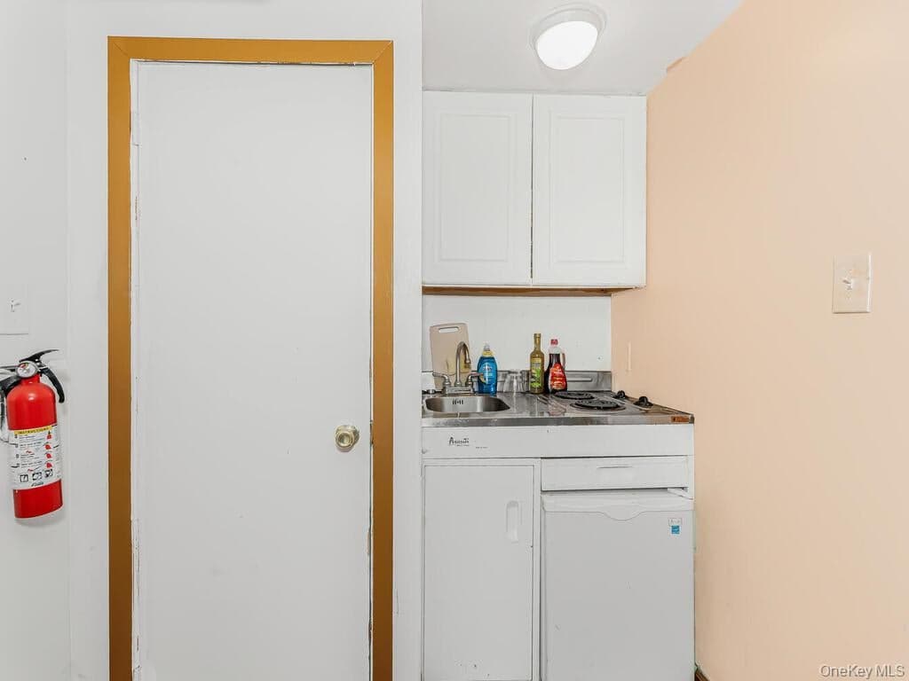 2951 Kingsland Avenue thumbnail 4