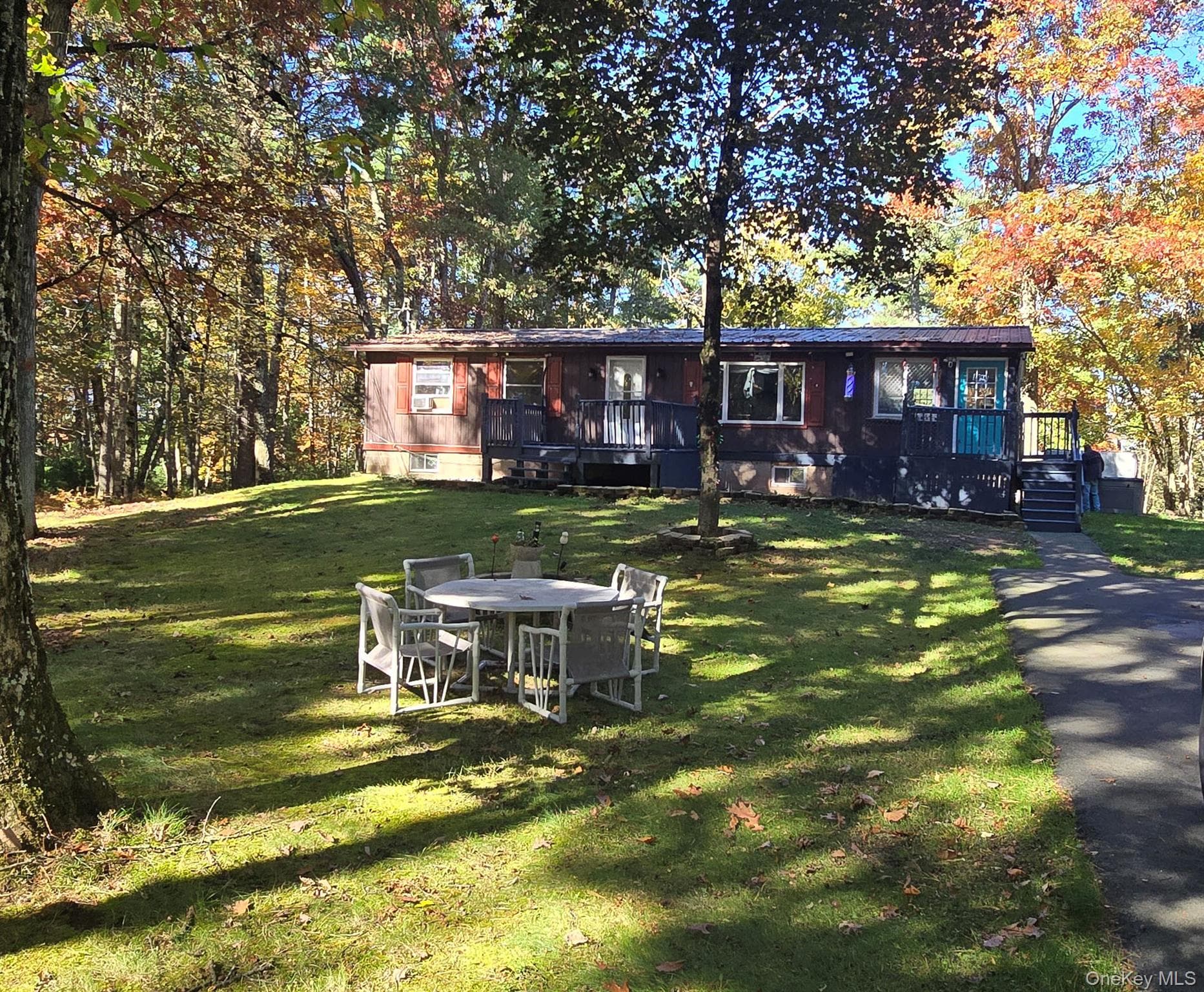 24 Frazier Road thumbnail 2