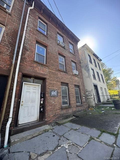 141 S William Street, Newburgh