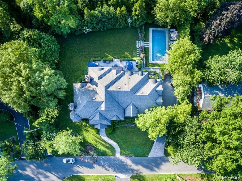 270 Trenor Drive thumbnail 2