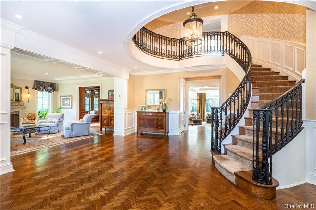 270 Trenor Drive thumbnail 3
