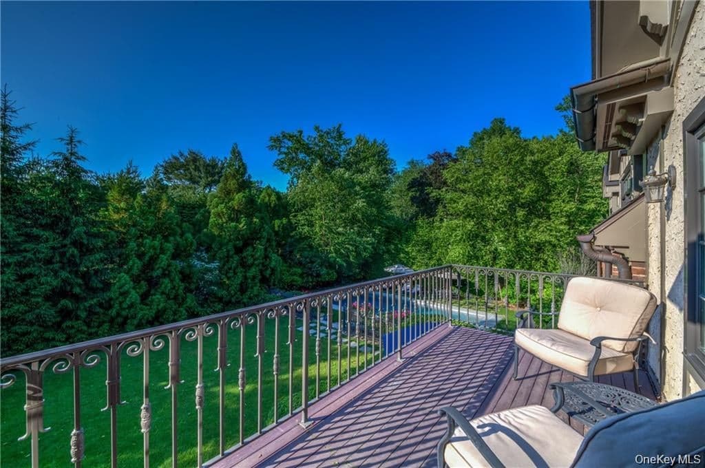 270 Trenor Drive thumbnail 18