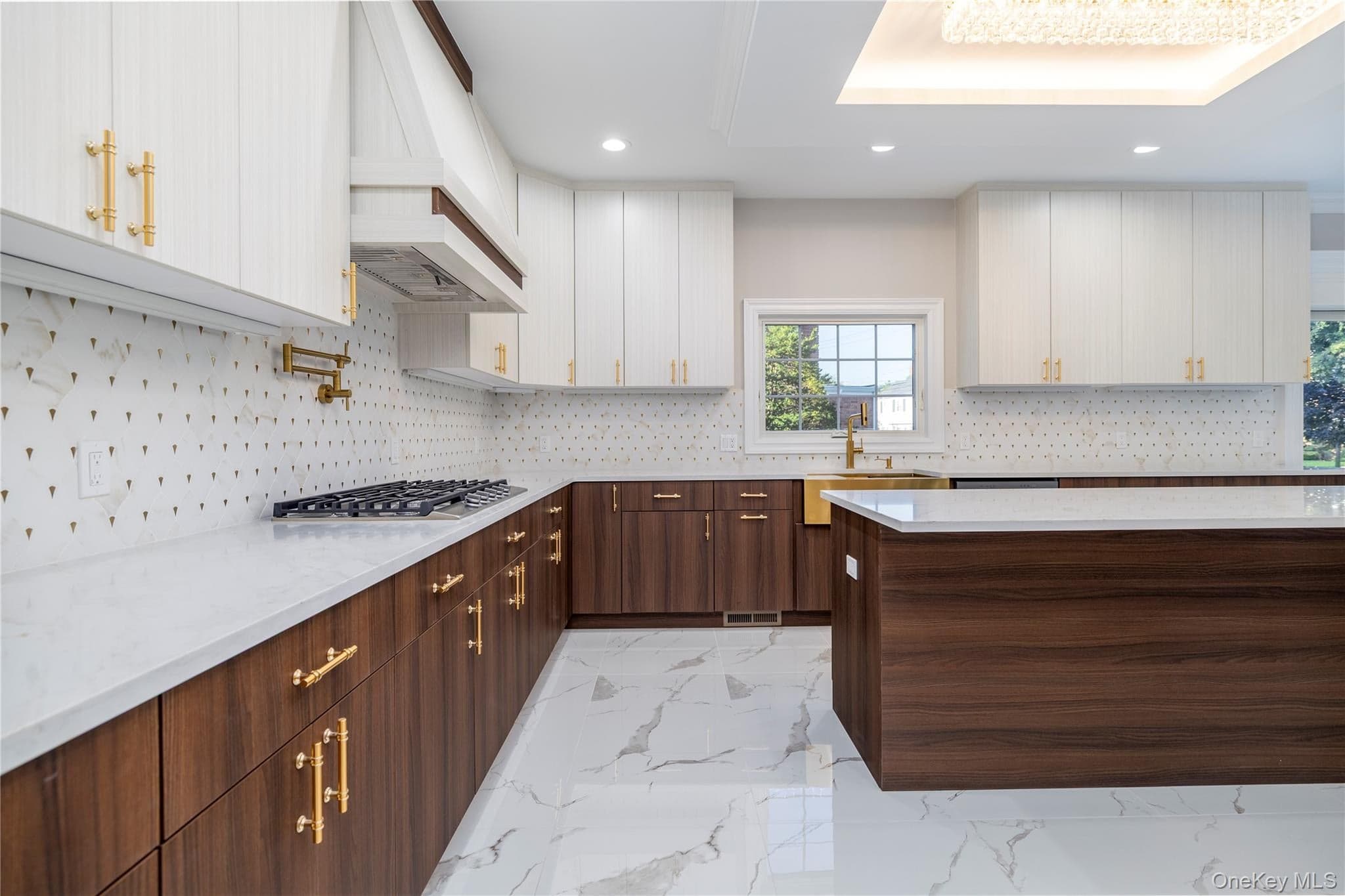 76 Gerard Avenue thumbnail 9